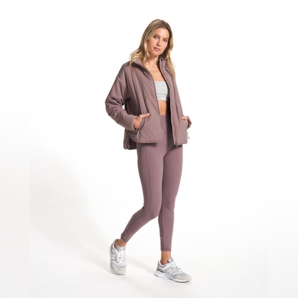 NWT VUORI Canyon Insulated Jacket - Picture 6 of 6